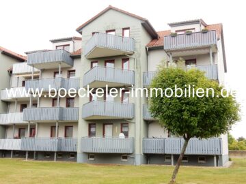 Begehrte Wohnlage = Balkon = hell und freundlich = kurze Wege in die Stadt, 06618 Naumburg, Etagenwohnung