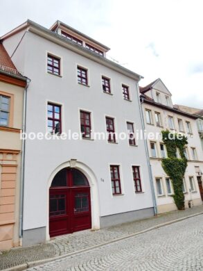 Hier erleben Sie die begrünte Innenstadtlage von Naumburg mit gehobener Ausstattung, 06618 Naumburg, Etagenwohnung